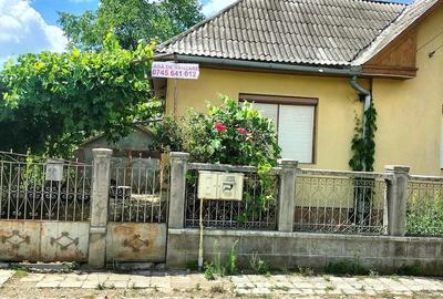 Casă cu 4 camere cu Teren 850 Mp în Central