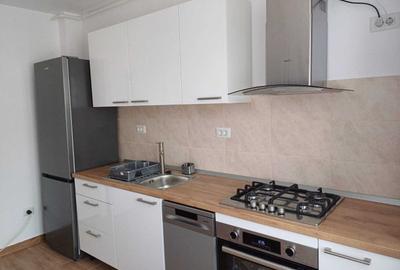 Apartament cu 2 camere decomandat în Apărătorii Patriei