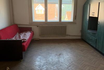 Casă cu 4 camere în Central - 2