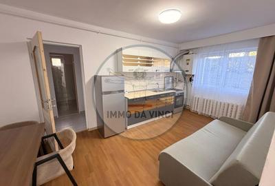 Apartament cu 3 camere semidecomandat în Aurel Vlaicu