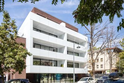 Apartament cu 4 camere decomandat, mobilat în Capitale - 2