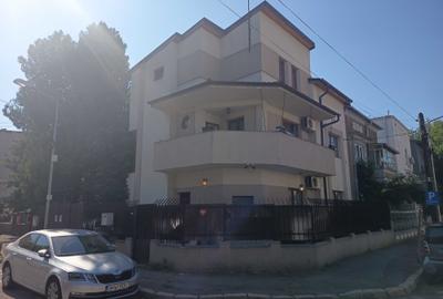 Casă cu 4 camere în Tineretului - 1