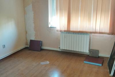 Apartament cu 3 camere circular în Far - 2