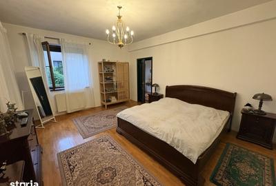 Casă cu 9 camere cu Teren 722 Mp în Străulești - 12