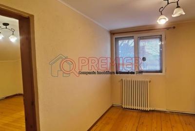 Casă cu 4 camere cu Teren 550 Mp în Central