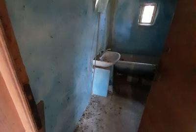 Casă cu 2 camere cu Teren 2742 Mp în Căldăraru - 5