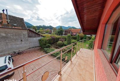 Casă cu 4 camere cu Teren 960 Mp în Central