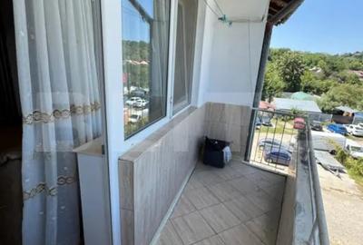 Apartament cu 3 camere semidecomandat, mobilat în Central - 2