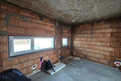 Apartament cu 3 camere decomandat în Moșnița Veche - 8