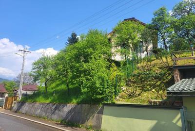 Casă cu 4 camere în Central - 1