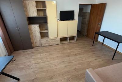 Apartament cu 2 camere nedecomandat în Take Ionescu