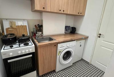 Apartament cu 3 camere semidecomandat în Central