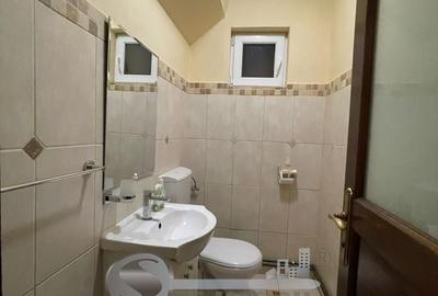 Apartament cu 4 camere în Alexandru cel Bun - 9