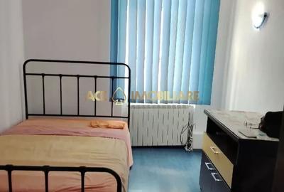 Garsonieră decomandată, mobilată în Lipscani