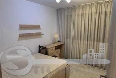 Apartament cu 3 camere decomandat, mobilat în Hala Centrală