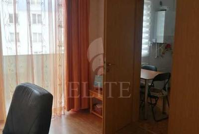 Garsonieră decomandată, mobilată în Central - 7