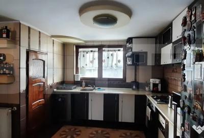 Casă cu 4 camere cu Teren 342 Mp în Micro 17 - 2
