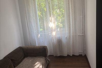 Apartament cu 3 camere semidecomandat în Central - 3