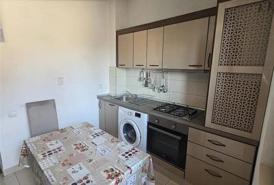 Apartament cu 2 camere semidecomandat în Tei