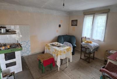 Casă cu 3 camere cu Teren 1600 Mp în Exterior Vest