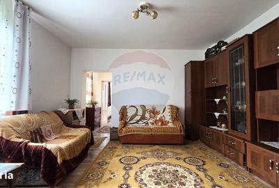 Casă cu 3 camere în Dumbrăvioara