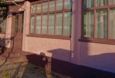 Casă cu 4 camere cu Teren 2550 Mp în Central