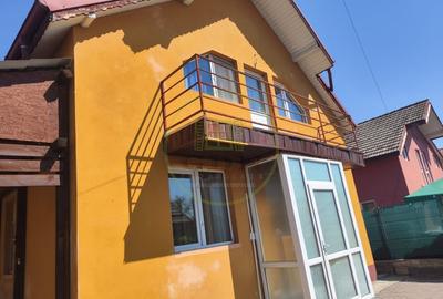 Casă individuală cu 5 camere cu Canalizare în Lascăr Catargiu