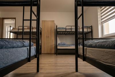 Casă individuală cu 10 camere cu Teren 300 Mp în Industriilor - 3