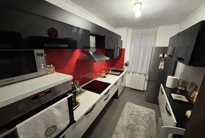 Apartament cu 3 camere decomandat în Nufărul - 1