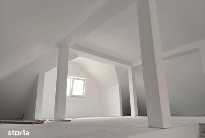 Casă cu 4 camere cu Teren 440 Mp în Central