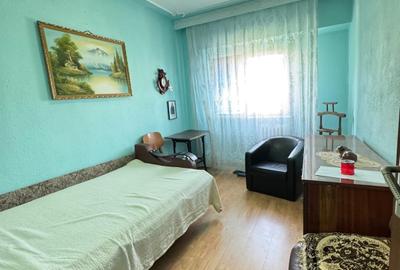Apartament cu 3 camere decomandat în Dacia - 2