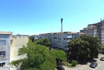 Apartament cu 2 camere decomandat în Far