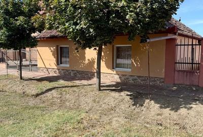 Casă cu 5 camere cu Teren 720 Mp în Central