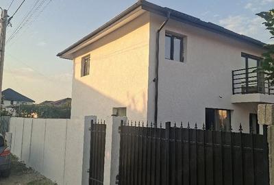 Casă cu Teren 270 Mp în Apărătorii Patriei