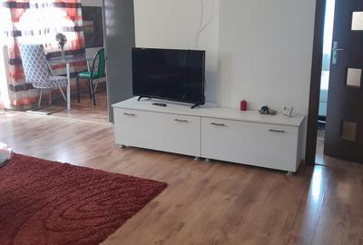 Apartament cu 3 camere semidecomandat în Florești - 2