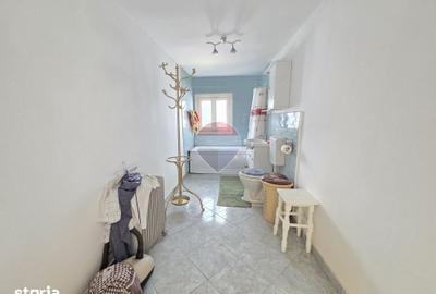 Casă cu 4 camere cu Teren 1155 Mp în Milcovul