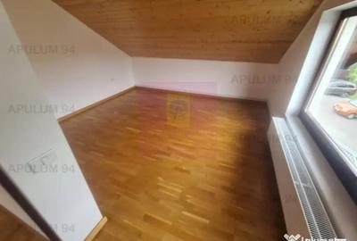 Casă cu 7 camere cu Teren 649 Mp în Comarnic