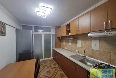 Apartament cu 2 camere decomandat în Casa de Cultură