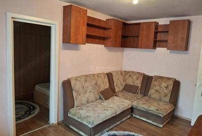 Apartament cu 3 camere semidecomandat în Micro II - 15