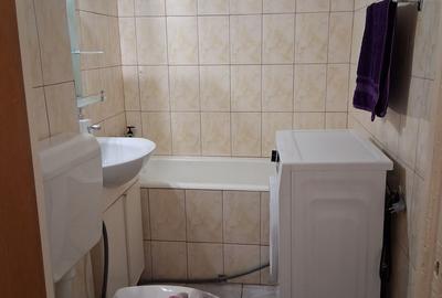 Garsonieră în Titan