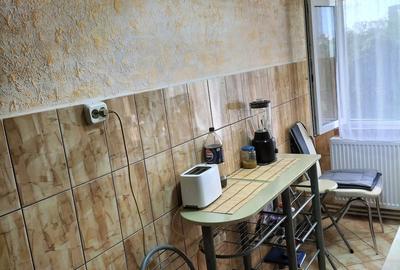 Apartament cu 2 camere decomandat în Micro 14 - 2