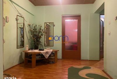 Apartament cu 4 camere decomandat în Central - 1