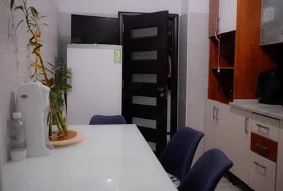 Apartament cu 4 camere decomandat în Basarabia - 15