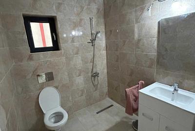 Casă cu 3 camere cu Canalizare în Unguriu - 1