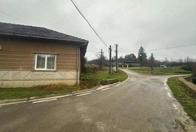 Casă cu Teren 2877 Mp în Zolt - 2