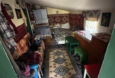 Casă cu 4 camere în Fruntești