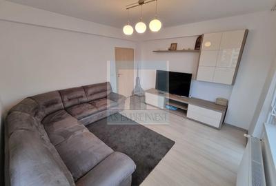 Apartament cu 3 camere decomandat, mobilat în Tractorul