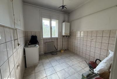Apartament cu 3 camere decomandat în Complex Studențesc - 4