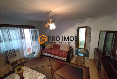 Apartament cu 2 camere decomandat în Broșteni