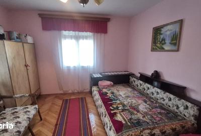 Casă cu 4 camere cu Teren 679 Mp în Central - 3